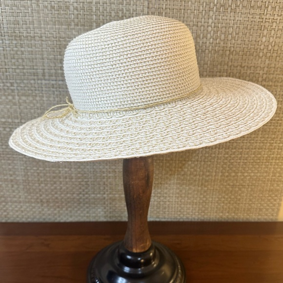 🌟HP🌟VTG 2000s Textured Cream Wide Brim Paper Straw Hat by Nine West - Picture 2 of 13